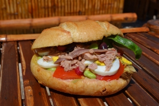 Pan bagnat: Сэндвич родом из Ниццы